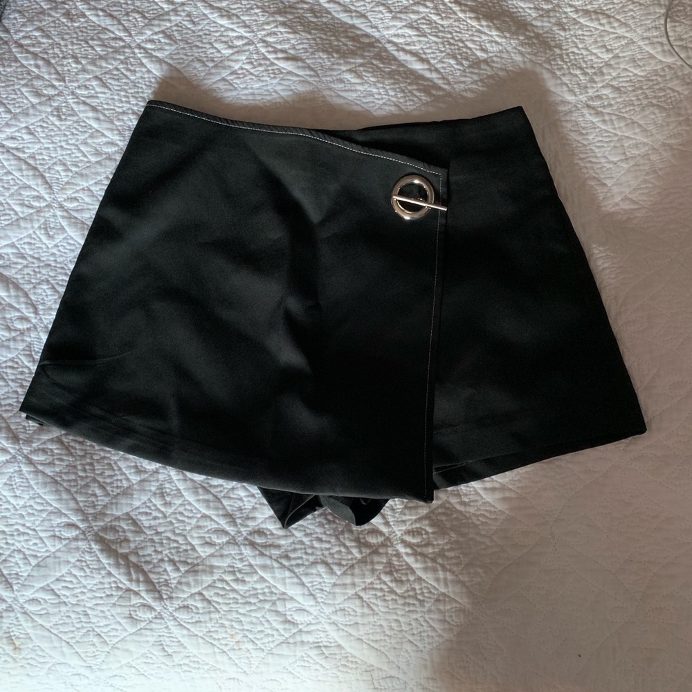 Forever 21 “leather” envelope shorts